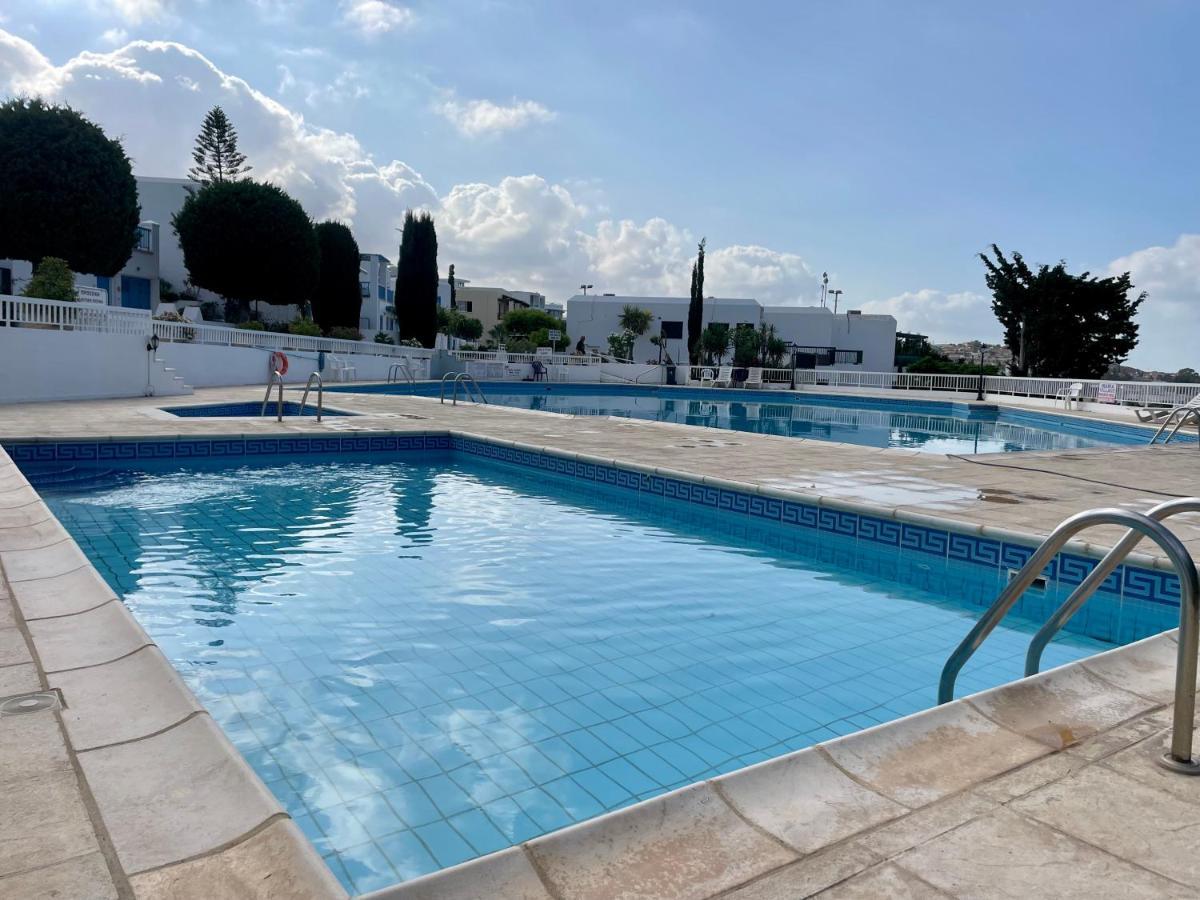 Ikaria Village Apt 201 Paphos Eksteriør billede