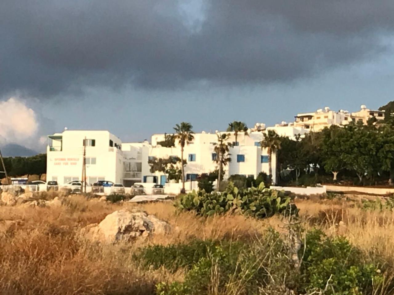 Ikaria Village Apt 201 Paphos Eksteriør billede